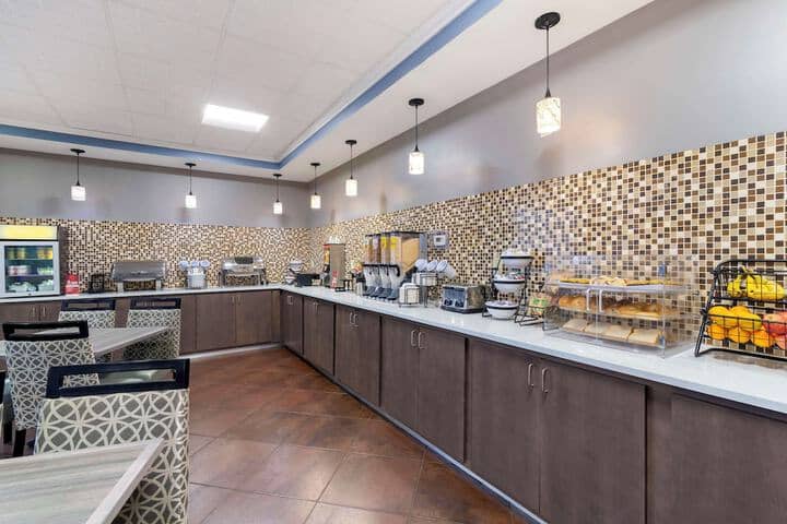 Breakfast area